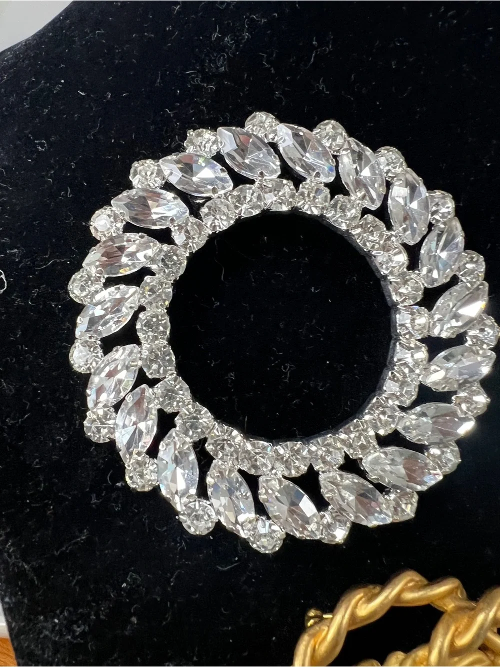Vintage Brooch Lot -7 in total